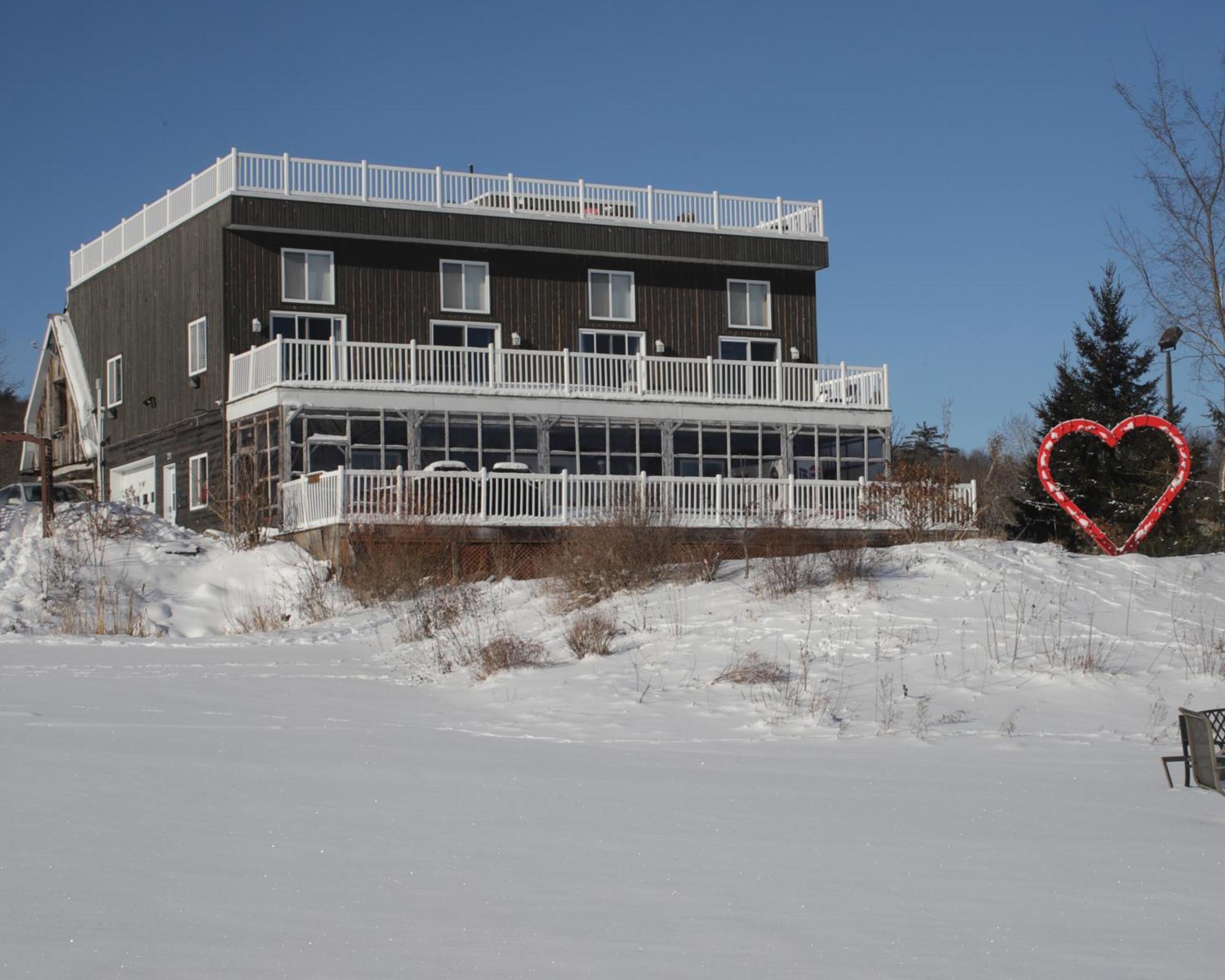 Resort Lac Ste-Marie Lac Sainte-Marie Exterior photo